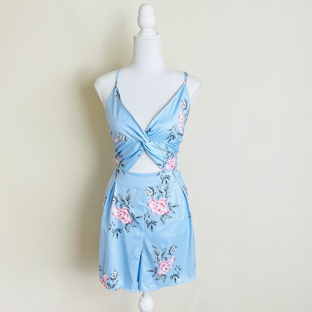 Hello Molly Like You Would Blue Floral Front Twist Knot Keyhole Tie Romper